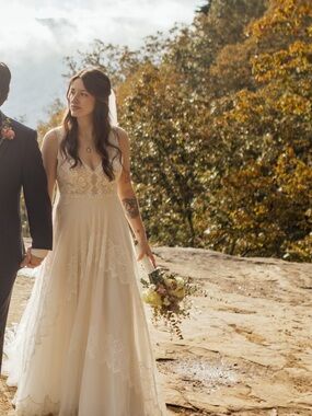 Flora Bridal Josephin - Size 6 Wedding Dress